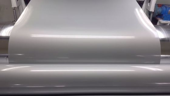 Серебряная Алюминиевая катушка, покрытая цветными красками PVDF на основе сплава AA 5052 для систем стен