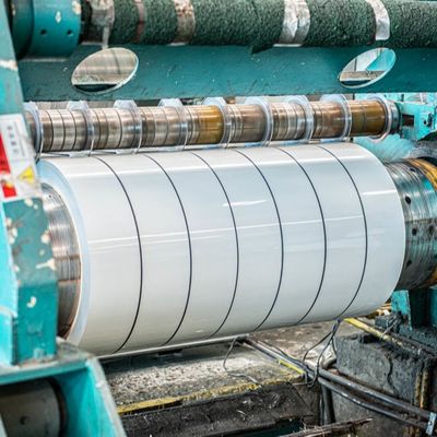 Сплав 3003 H24 0,55 мм толщина белый цвет покрытия алюминиевой катушки для нижнего русла