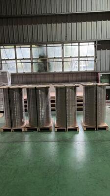 Высокопрочный алюминиевый лист для декорации зданий, предназначенный для устойчивости к погодным условиям и визуальной привлекательности в современных архитектурных проектах