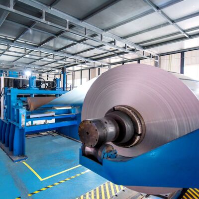 Алюминиевый сплав 1060 Алюминиевая катушка Охлаждение для светодиодного теплоотвода Толщина 1,0-5 мм Ширина 800-1200 мм Анодированный черный или натуральный Высокая теплопроводность